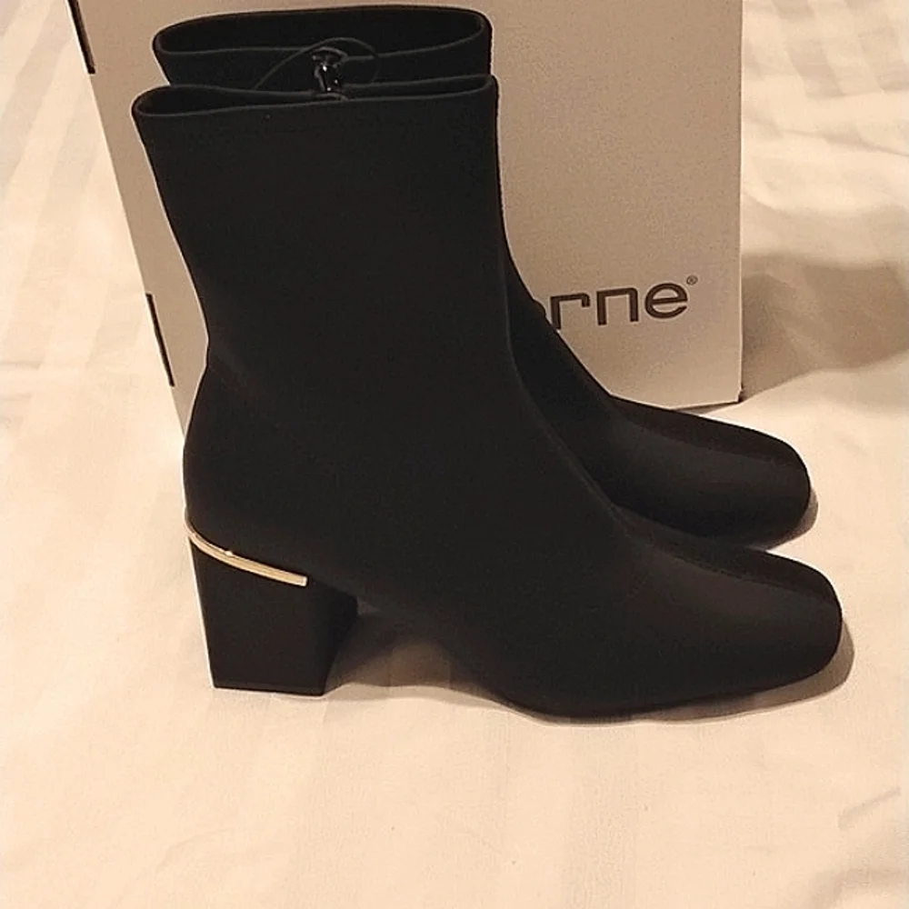 Liz Claiborne Wonderful Black Ankle Boots, Size: 10 M